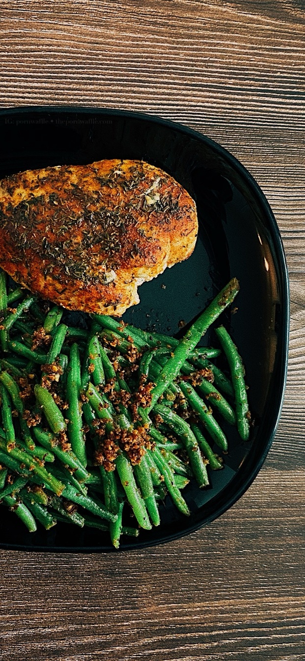 Chicken fillet with garlic green beans.